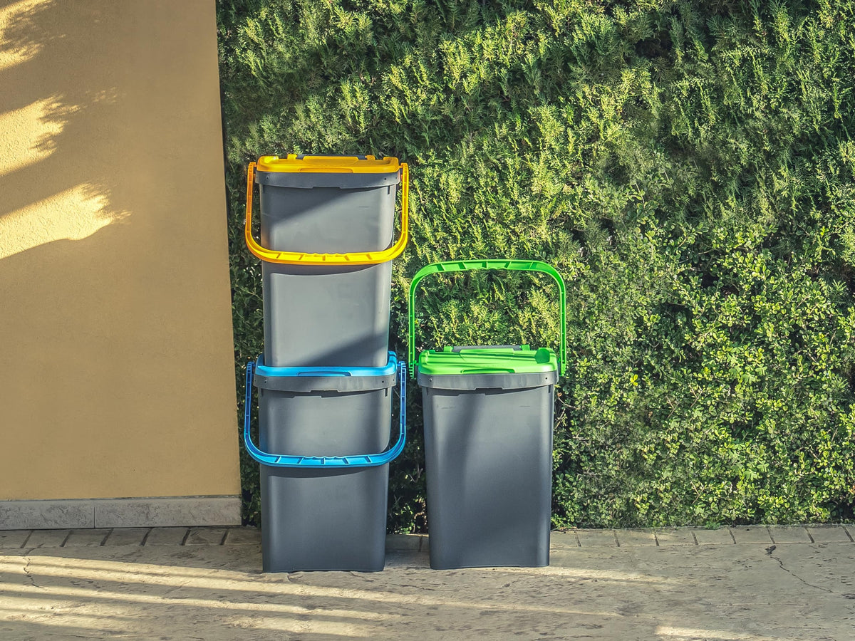 Ecoplast | Set of 20-Liter Waste Bins, Assorted Colors (Yellow/Green/Blue), 34.5 x 34.5 x 34.5 cm, Made in Italy