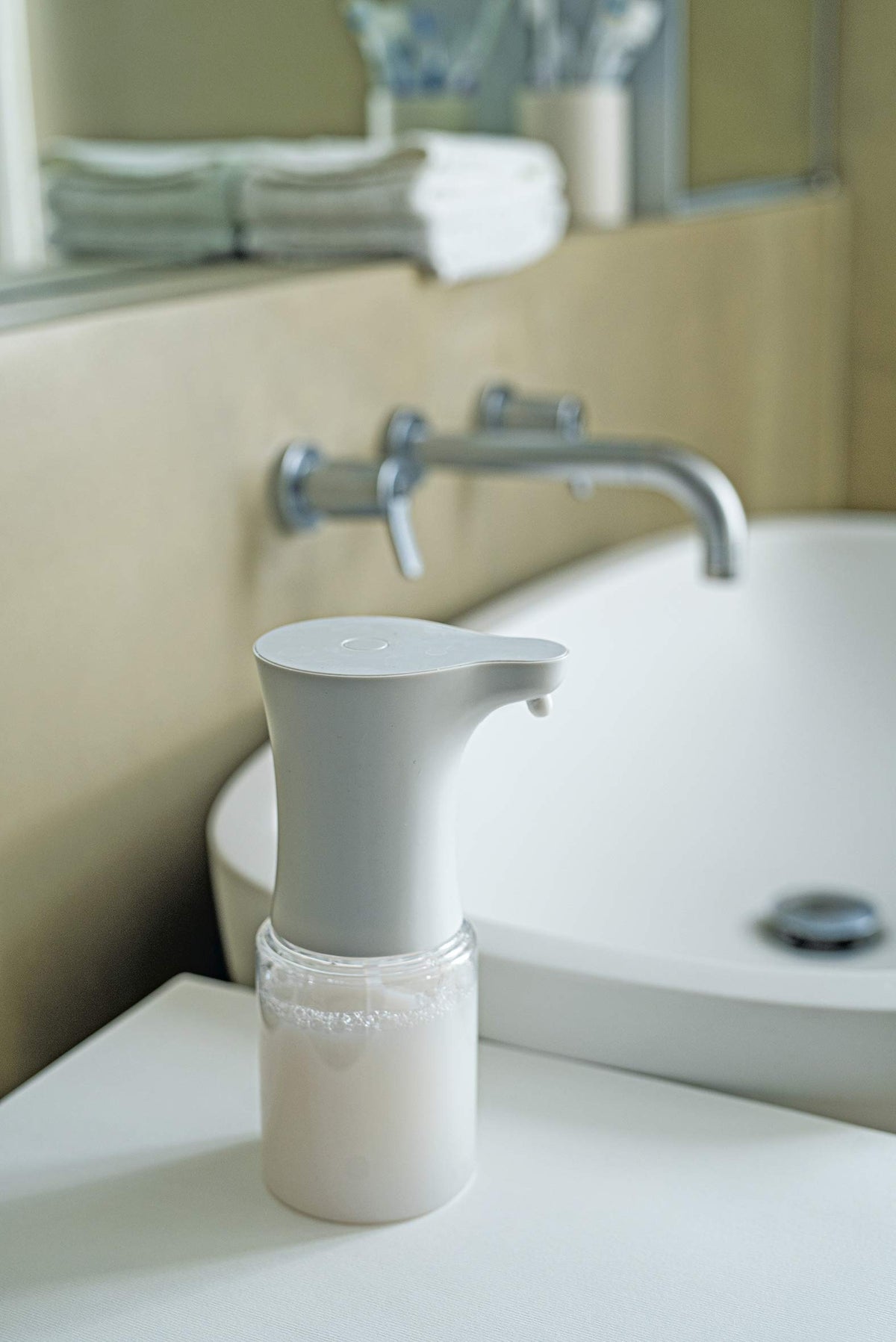 FOAM DISPENSER 350 ml SOAP DISPENSER WITH AUTOMATIC SENSOR.