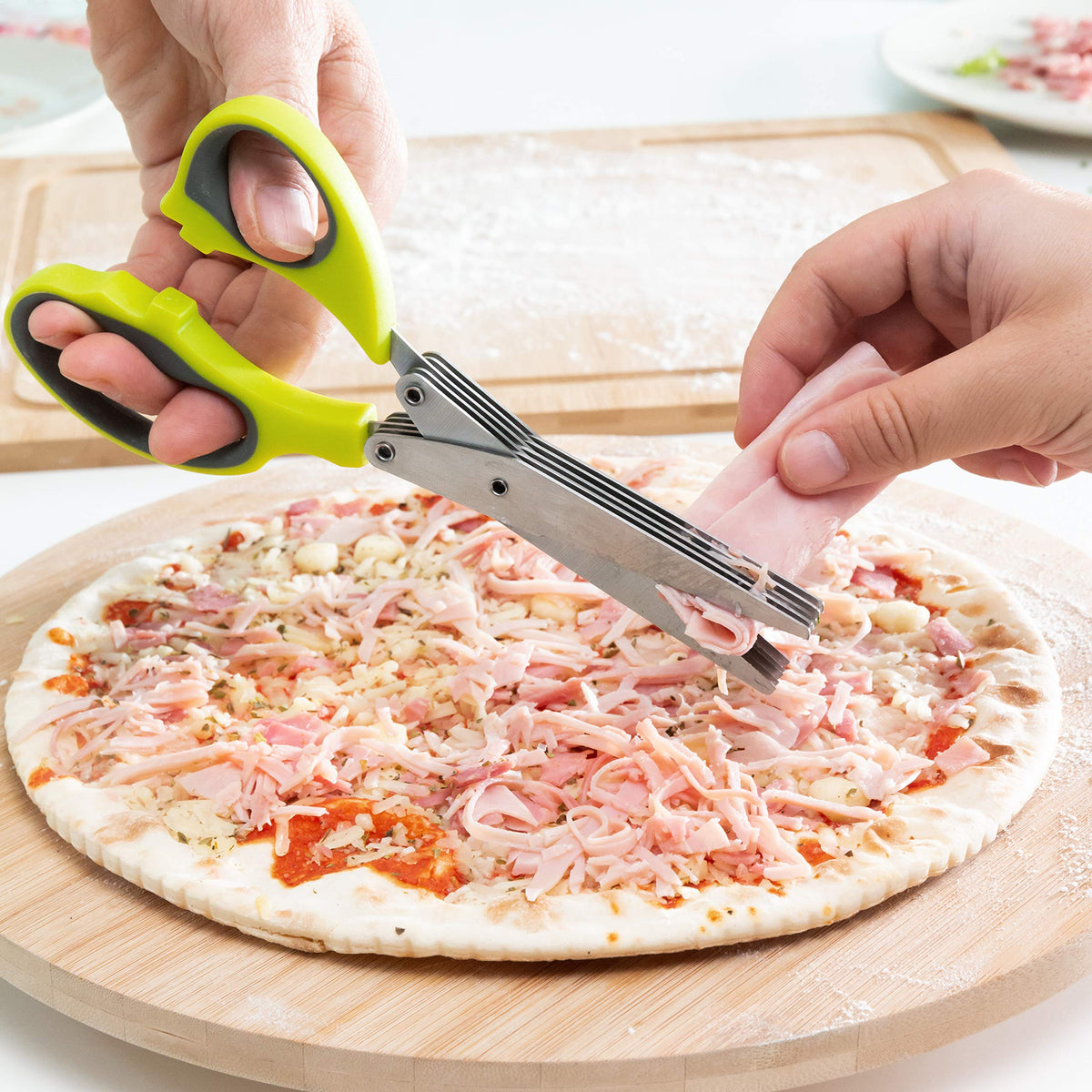 InnovaGoods - 5-in-1 Multi-Cut Kitchen Scissors, Saves Time and Effort, Clean and Precise Cuts, Multi-Purpose, Easy to Clean, Ergonomic, Lightweight and Compact, Yellow, Stainless Steel