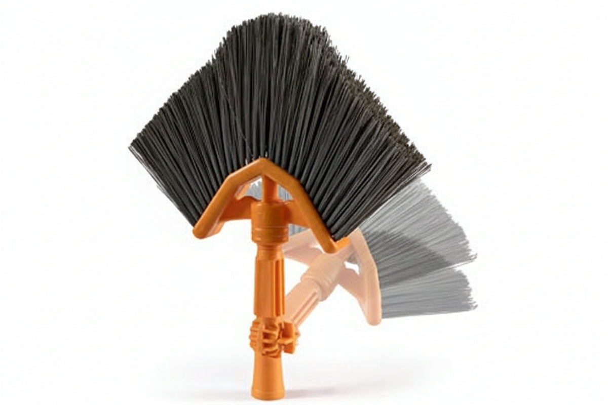 CORNER BRUSH WITH TELESCOPIC HANDLE EXTENDABLE TO 152 CM REACHES EVERY CORNER