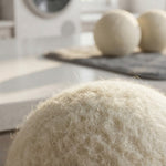 Set Cura Bucato: 3 Sfere B-Wool in Lana per Asciugatrice, Telo Asciugalana e 3 Clip Accoppia Calzini PERFETTO