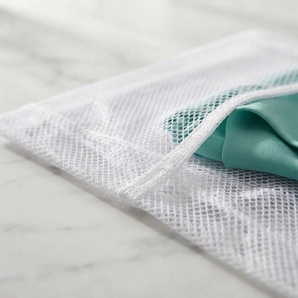 Mesh Laundry Bag, White, 30 x 50 cm